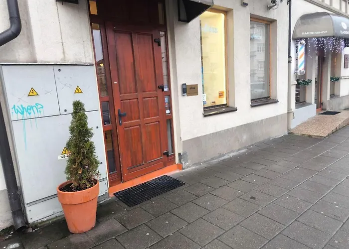 Old Town Market , Self Check-in Апартаменти